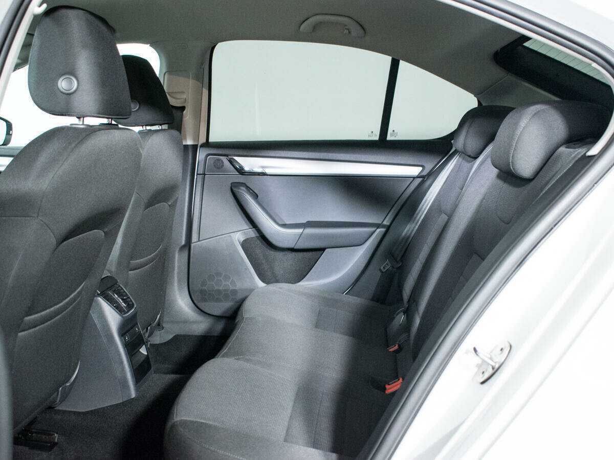 Купить Skoda Octavia с пробегом. Фото: #9
