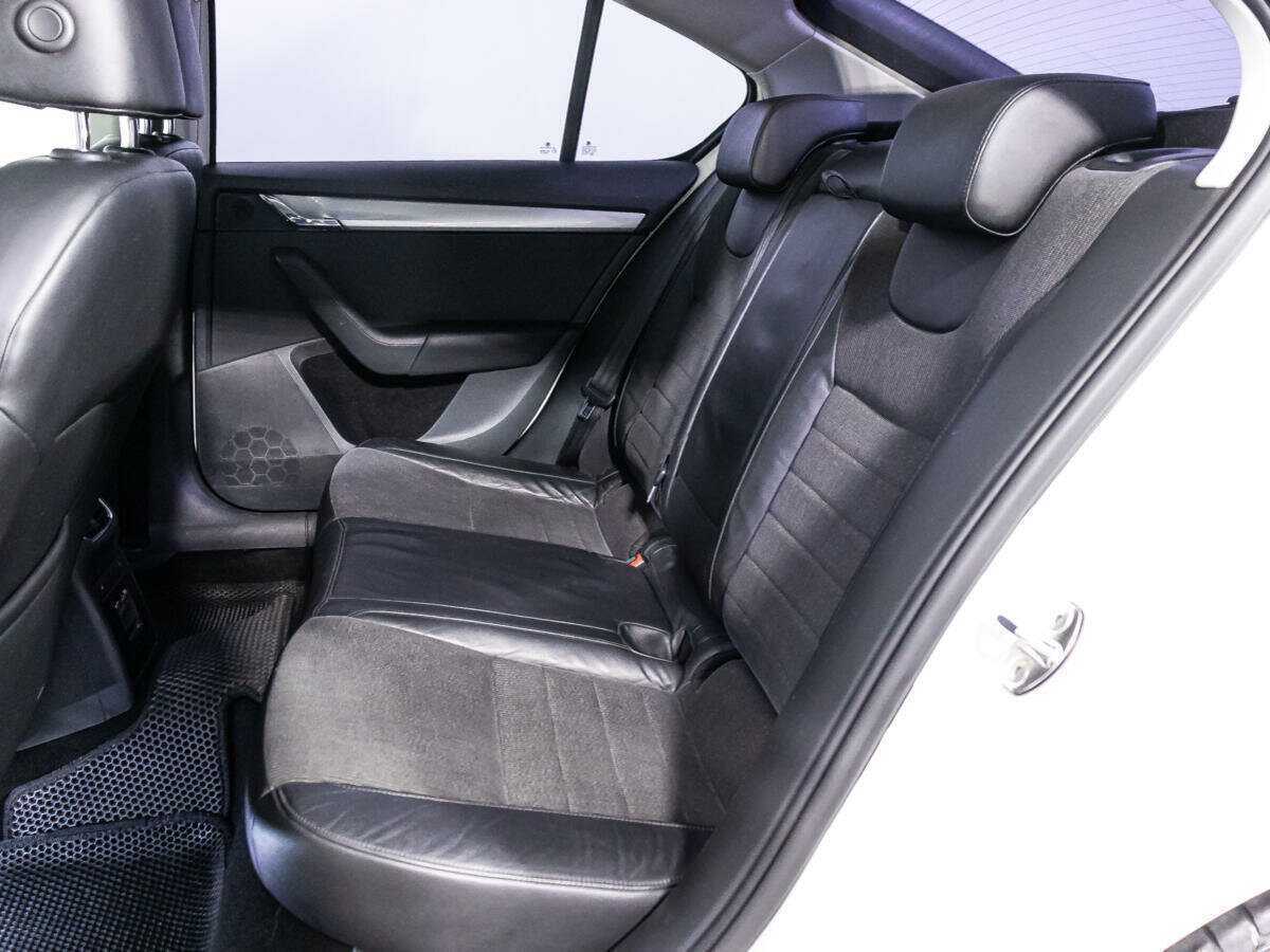Купить Skoda Octavia с пробегом. Фото: #9