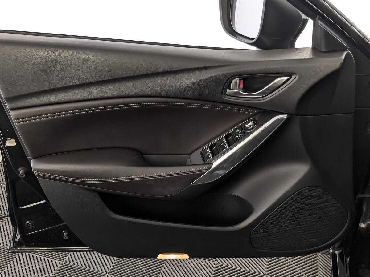 Купить Mazda 6 с пробегом. Фото: #14