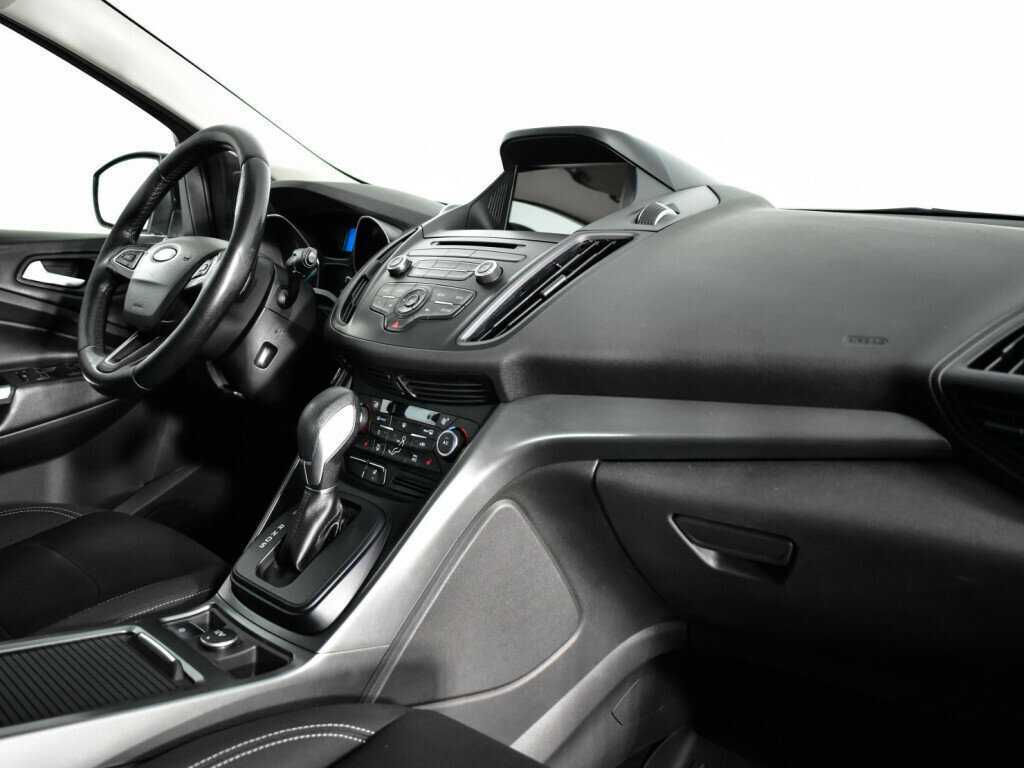 Купить Ford Kuga с пробегом. Фото: #8