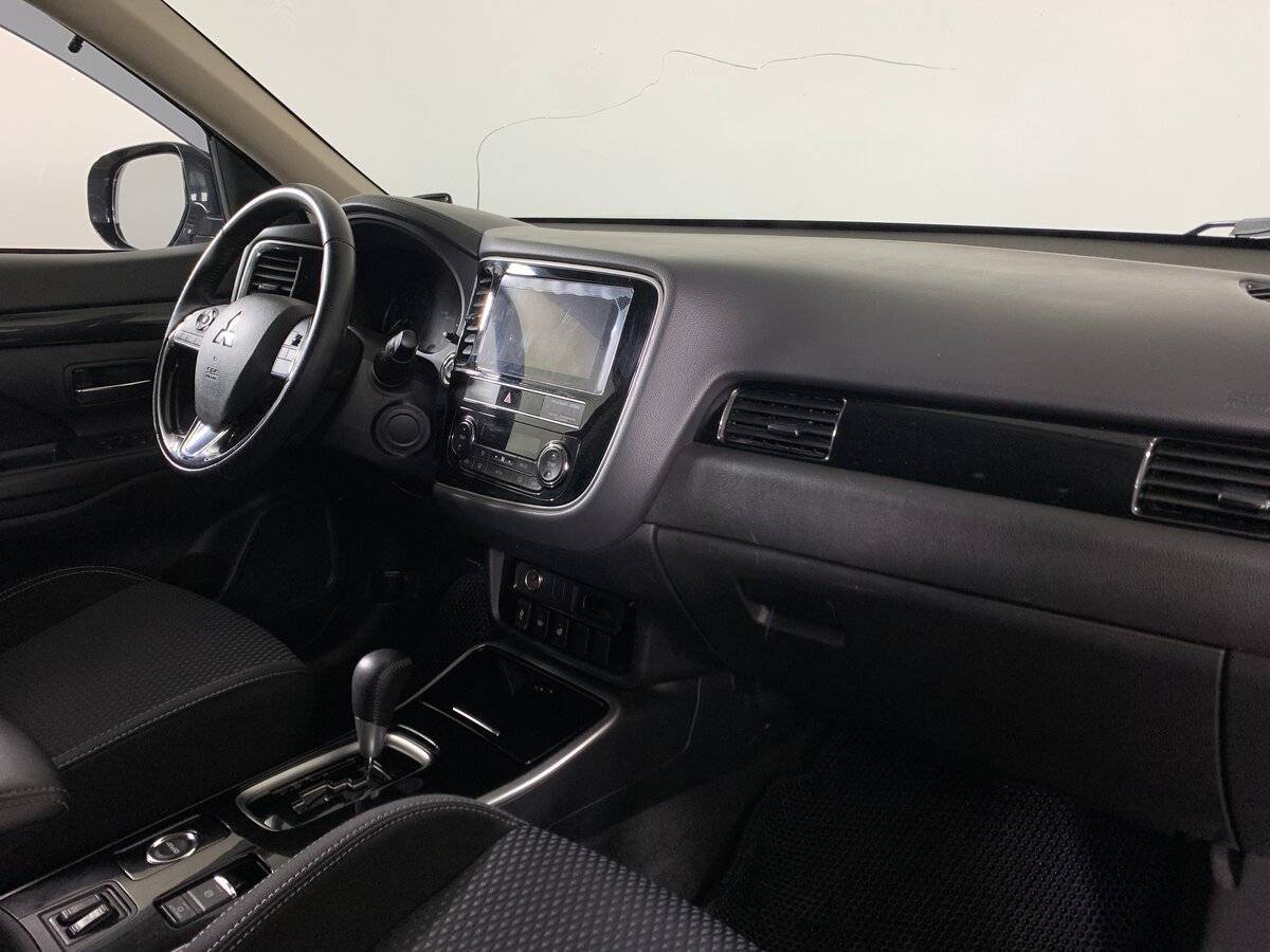 Купить Mitsubishi Outlander с пробегом. Фото: #12