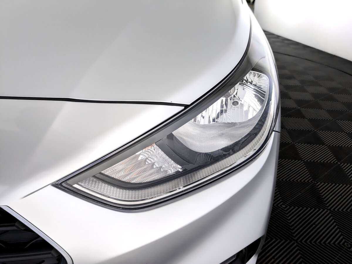 Купить Hyundai Solaris с пробегом. Фото: #16