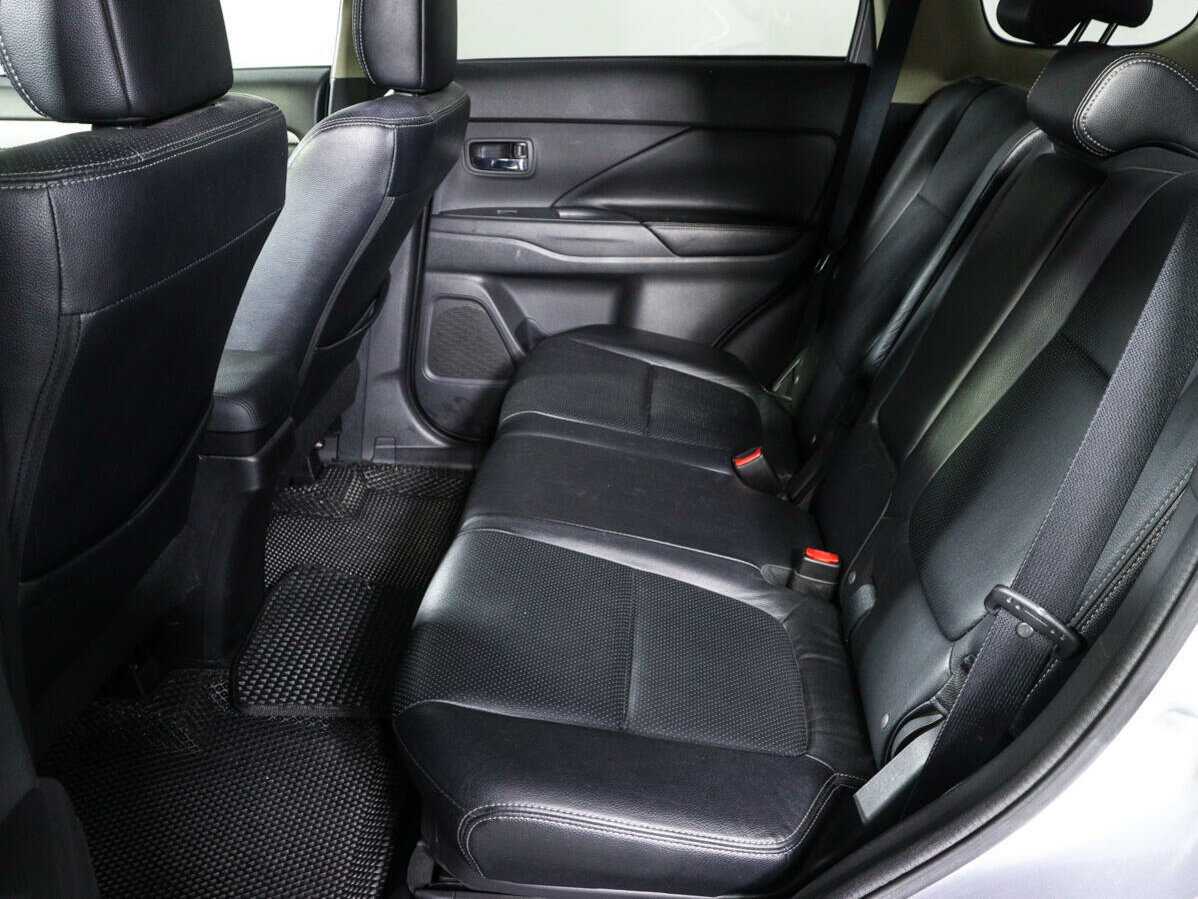 Купить Mitsubishi Outlander с пробегом. Фото: #9