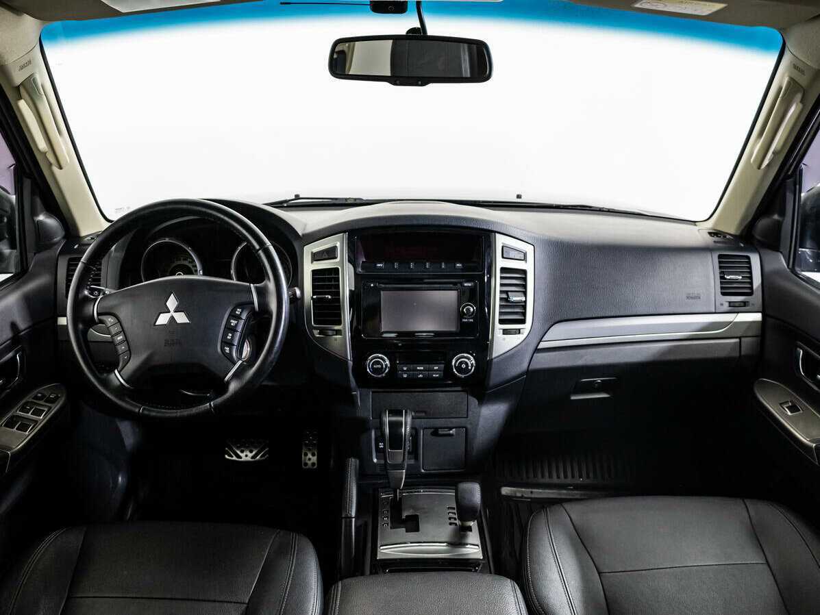 Купить Mitsubishi Pajero с пробегом. Фото: #9