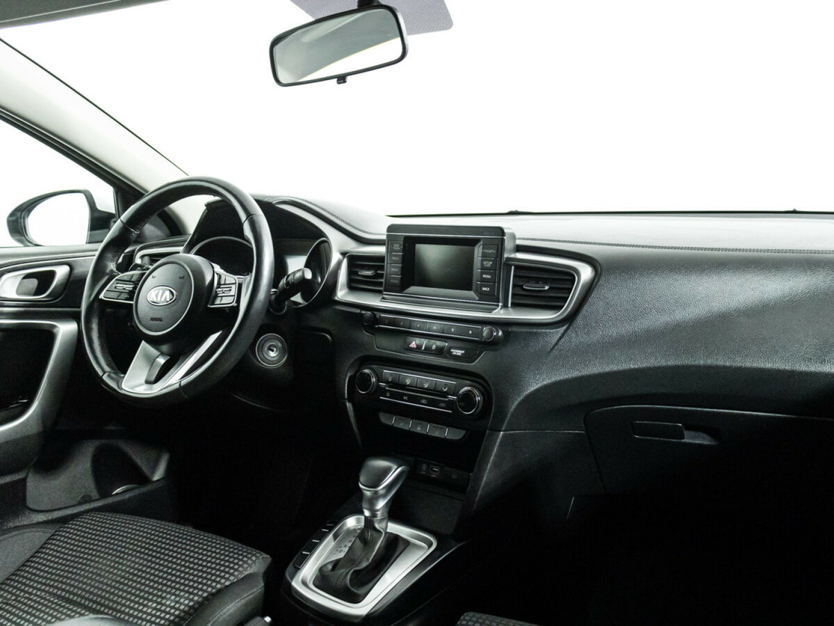 Купить Kia Ceed с пробегом. Фото: #8