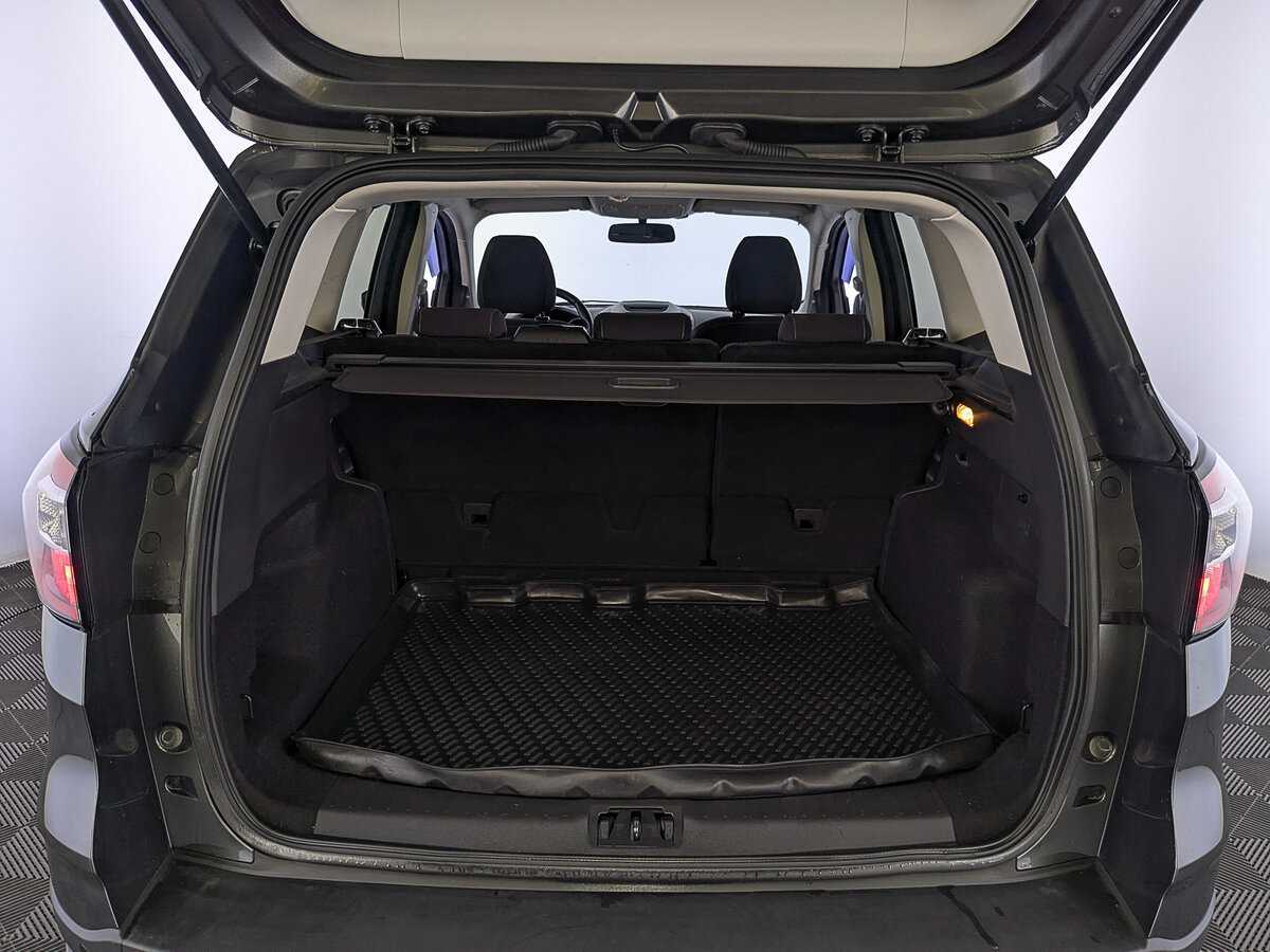 Купить Ford Kuga с пробегом. Фото: #8