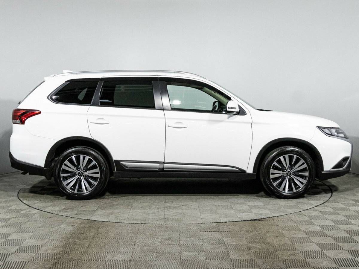 Купить Mitsubishi Outlander с пробегом. Фото: #3