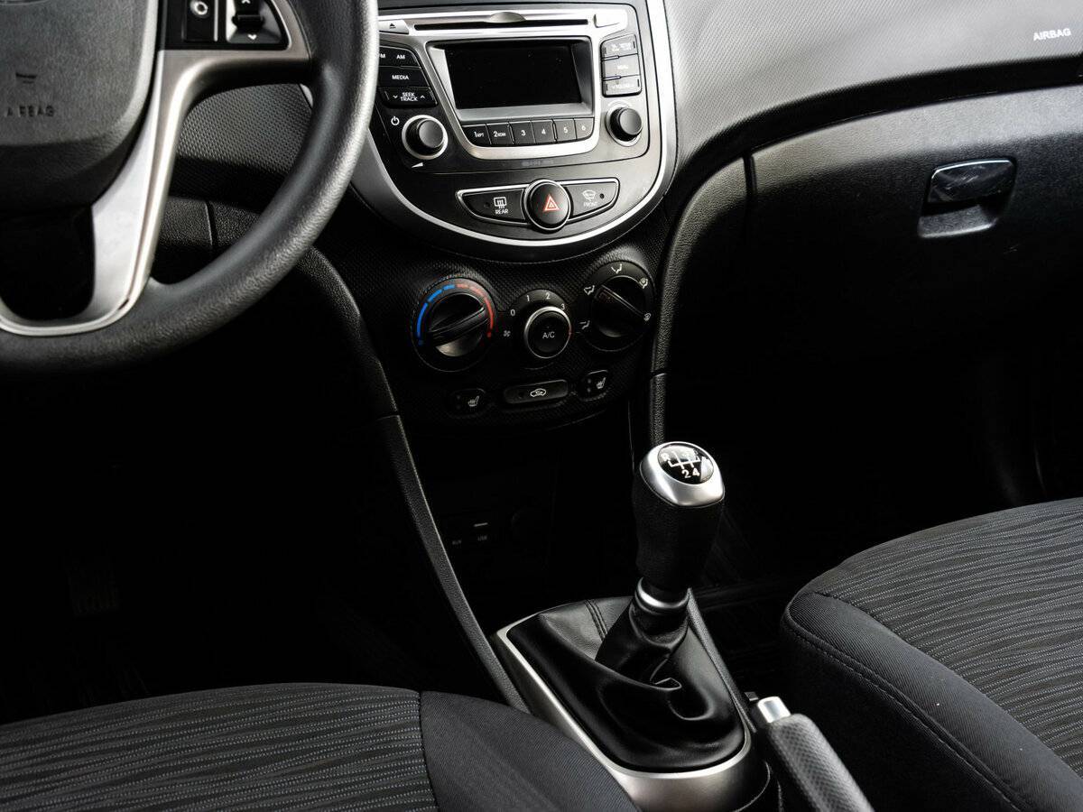 Купить Hyundai Solaris с пробегом. Фото: #9