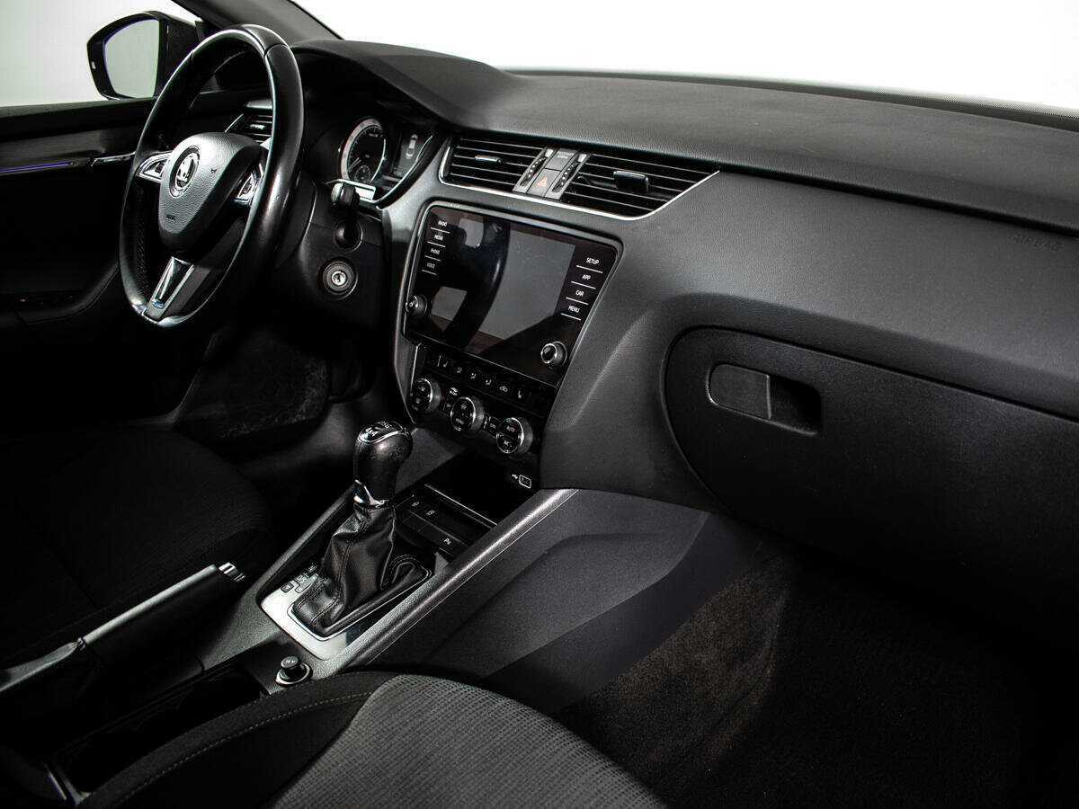 Купить Skoda Octavia с пробегом. Фото: #5