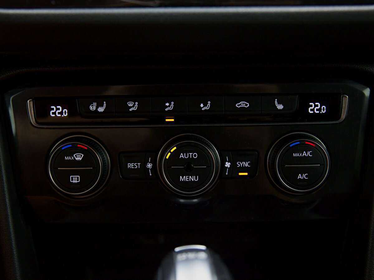 Купить Volkswagen Tiguan с пробегом. Фото: #11