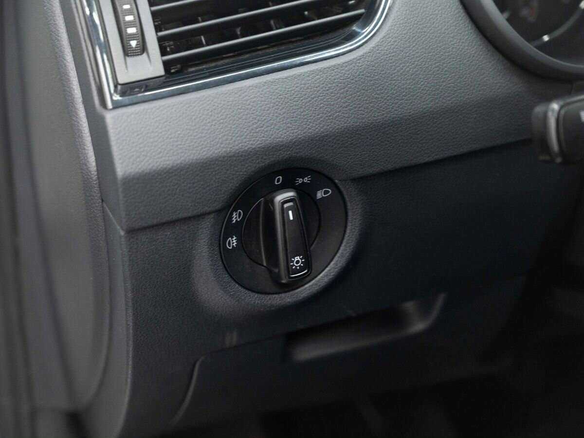 Купить Skoda Octavia с пробегом. Фото: #17