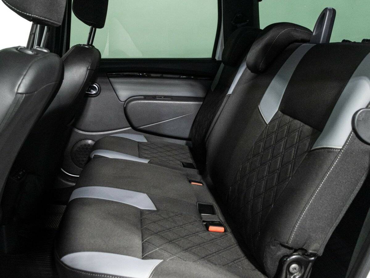 Купить Lada (ВАЗ) Largus с пробегом. Фото: #9