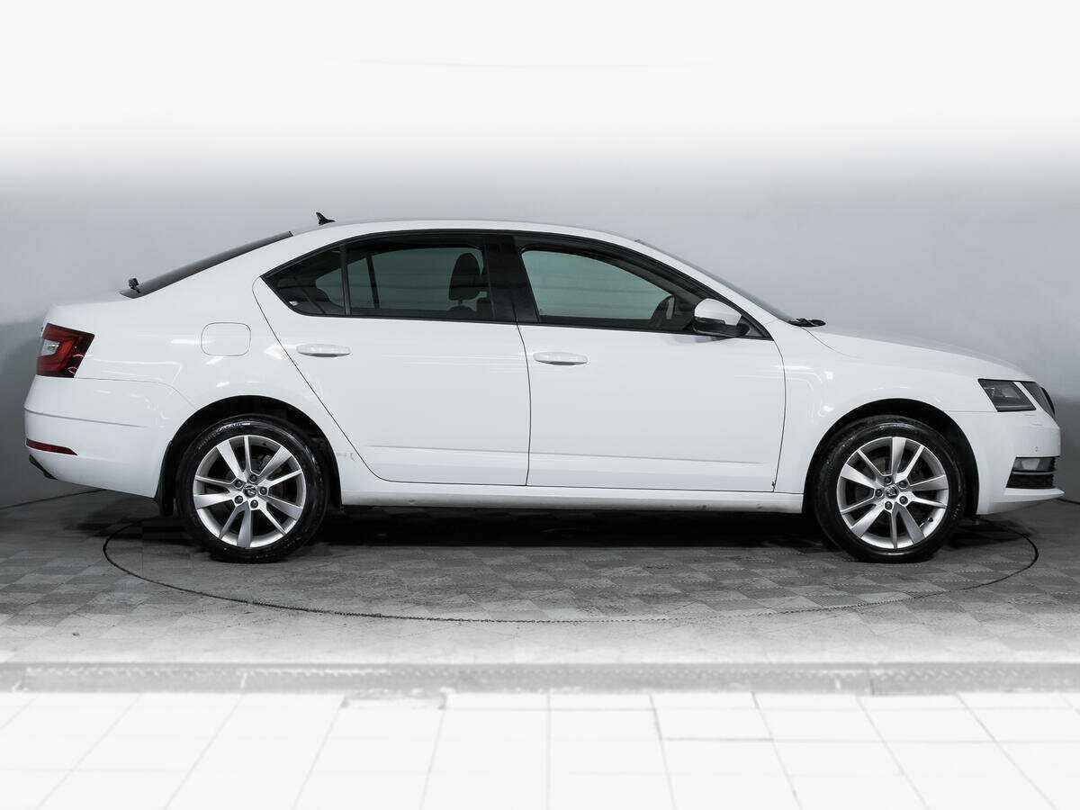 Купить Skoda Octavia с пробегом. Фото: #3