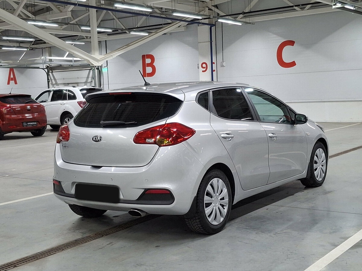 Купить Kia Ceed с пробегом. Фото: #4