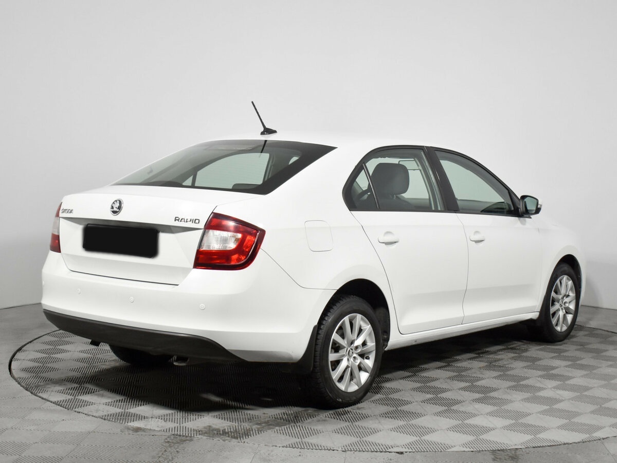 Купить Skoda Rapid с пробегом. Фото: #4