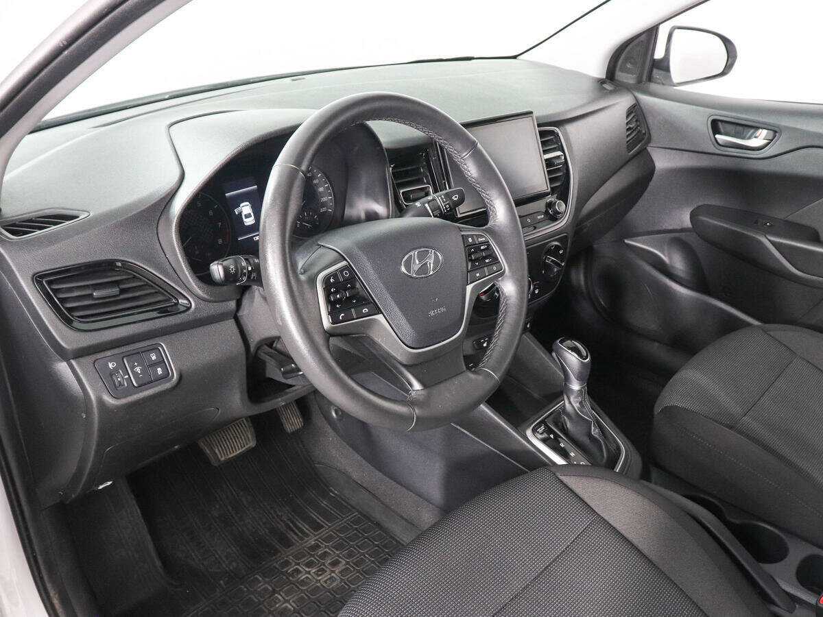 Купить Hyundai Solaris с пробегом. Фото: #8