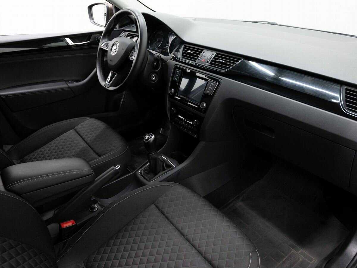 Купить Skoda Rapid с пробегом. Фото: #12