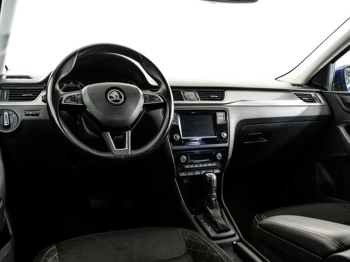 Купить Skoda Rapid с пробегом. Фото: #9