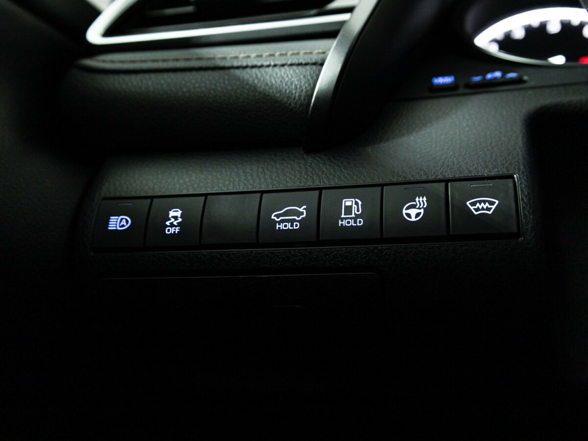 Купить Toyota Camry с пробегом. Фото: #18