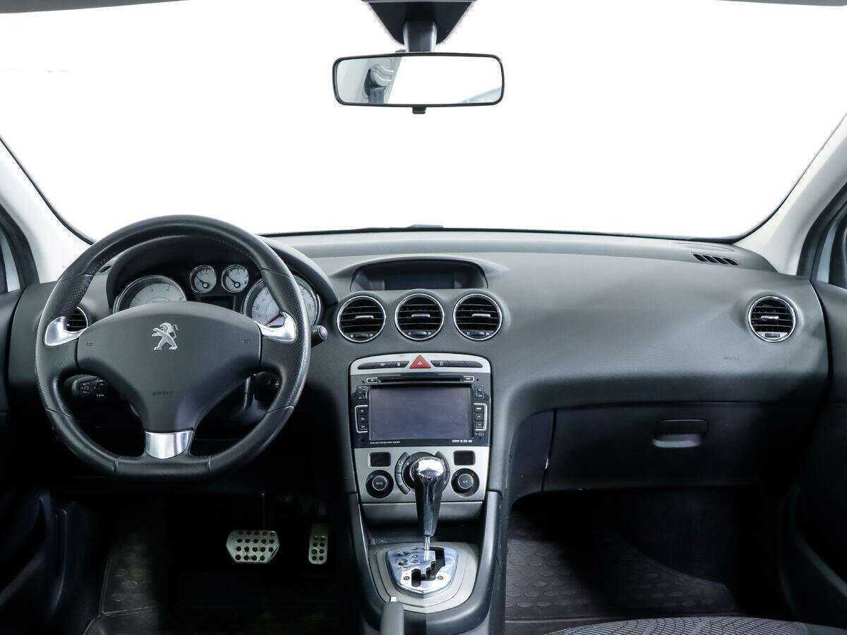 Купить Peugeot 408 с пробегом. Фото: #9