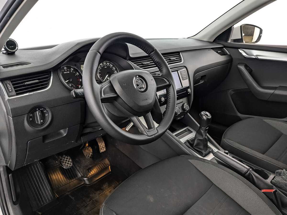 Купить Skoda Octavia с пробегом. Фото: #10