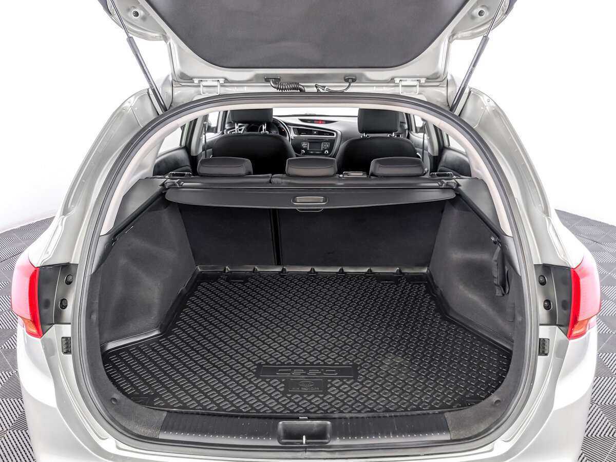Купить Kia Ceed с пробегом. Фото: #9