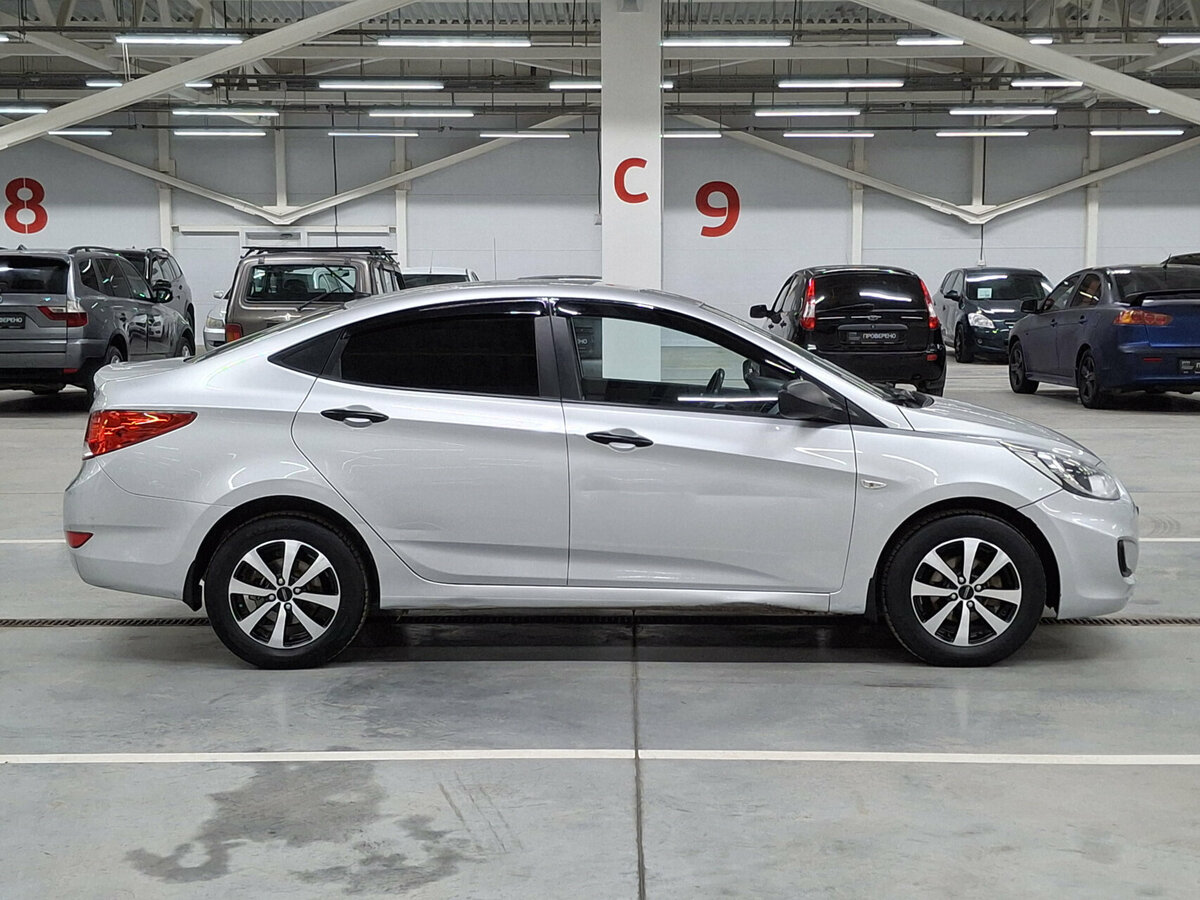 Купить Hyundai Solaris с пробегом. Фото: #3