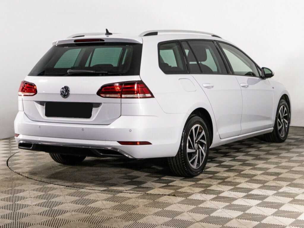 Купить Volkswagen Golf с пробегом. Фото: #4