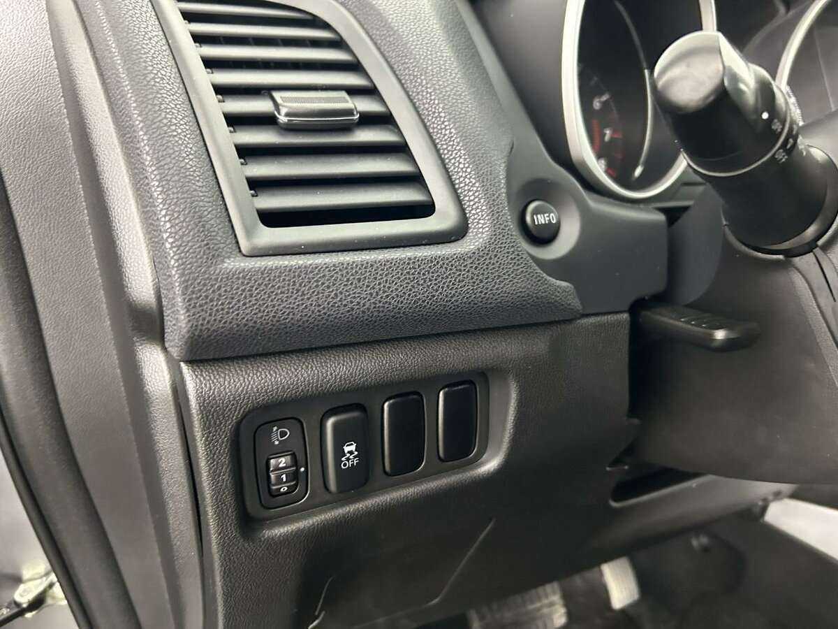 Купить Mitsubishi ASX с пробегом. Фото: #8