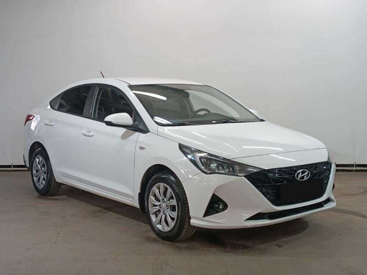 Купить Hyundai Solaris с пробегом. Фото: #2