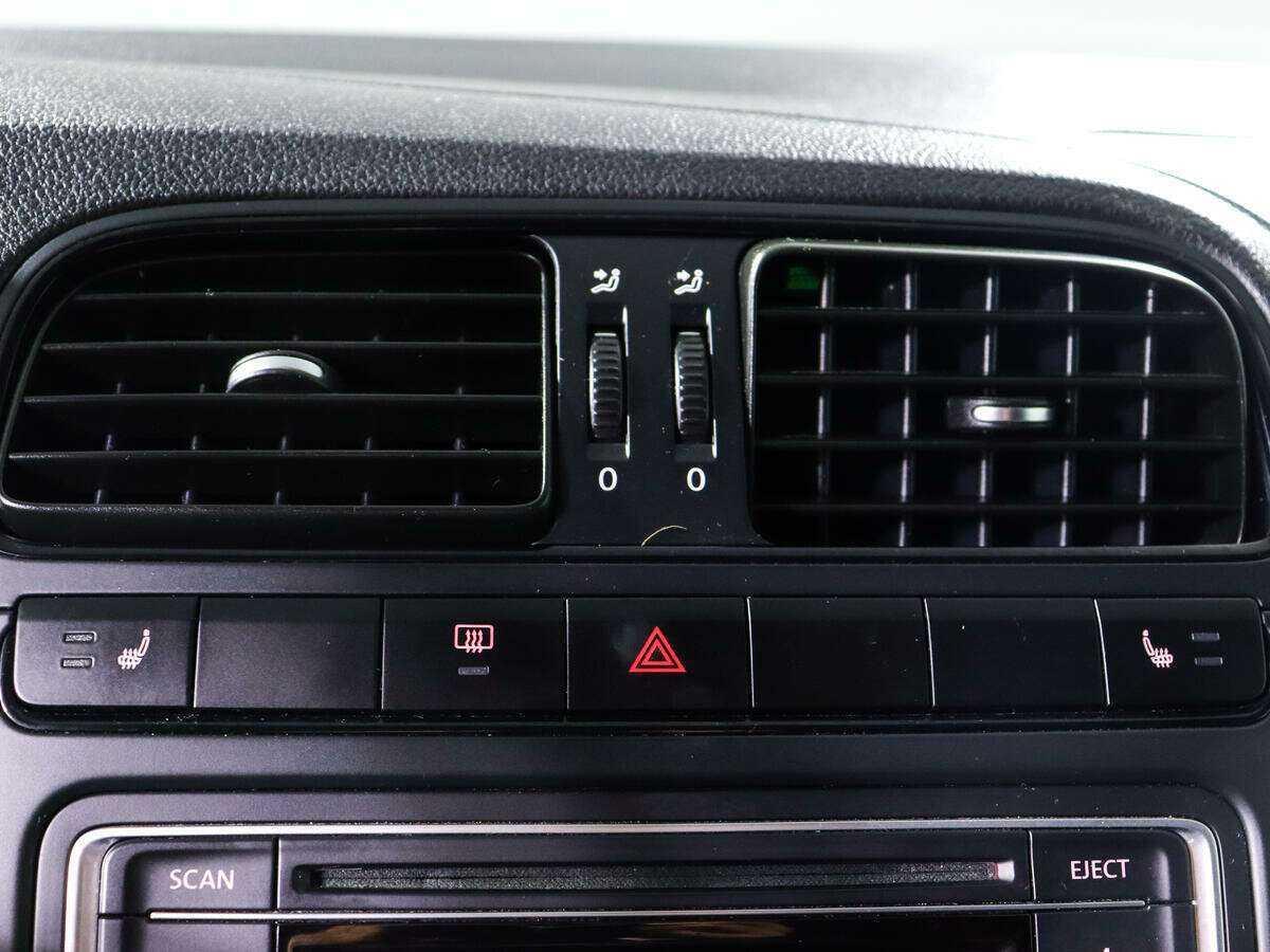 Купить Volkswagen Polo с пробегом. Фото: #12