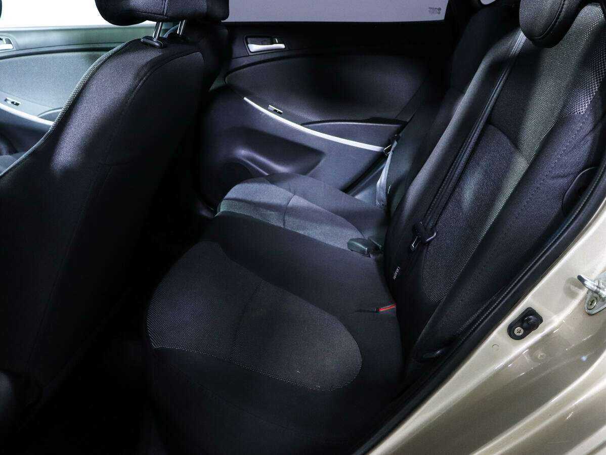 Купить Hyundai Solaris с пробегом. Фото: #7