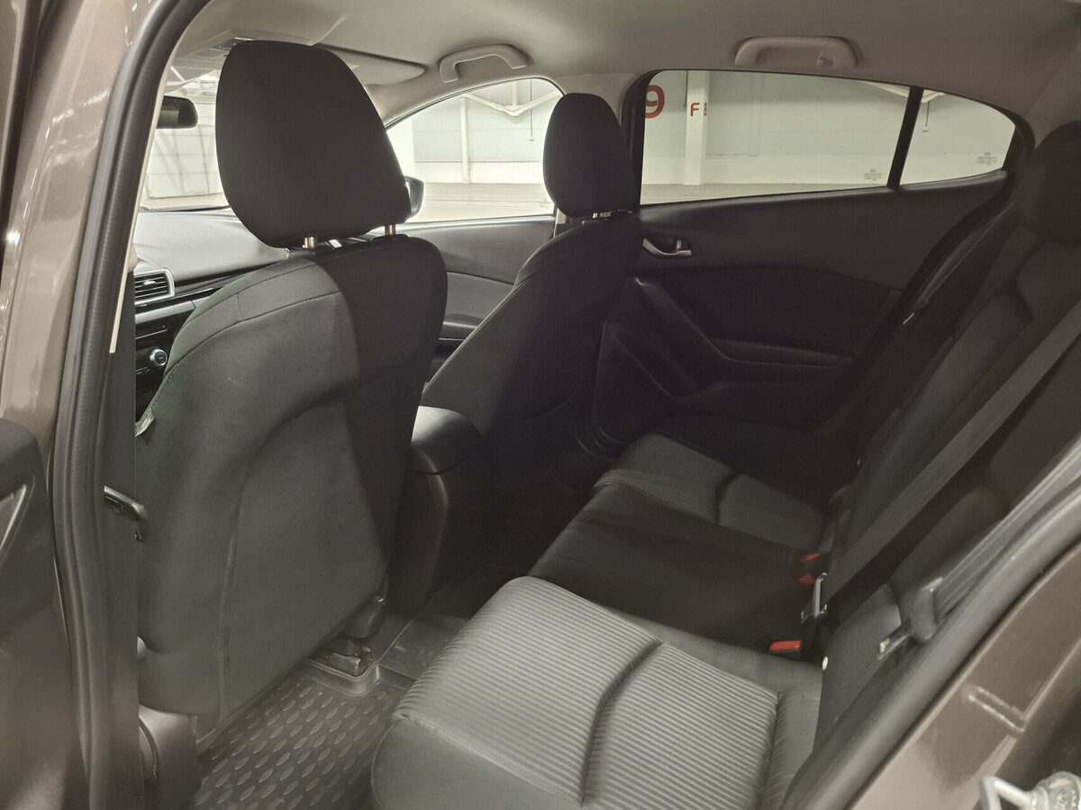 Купить Mazda 3 с пробегом. Фото: #11