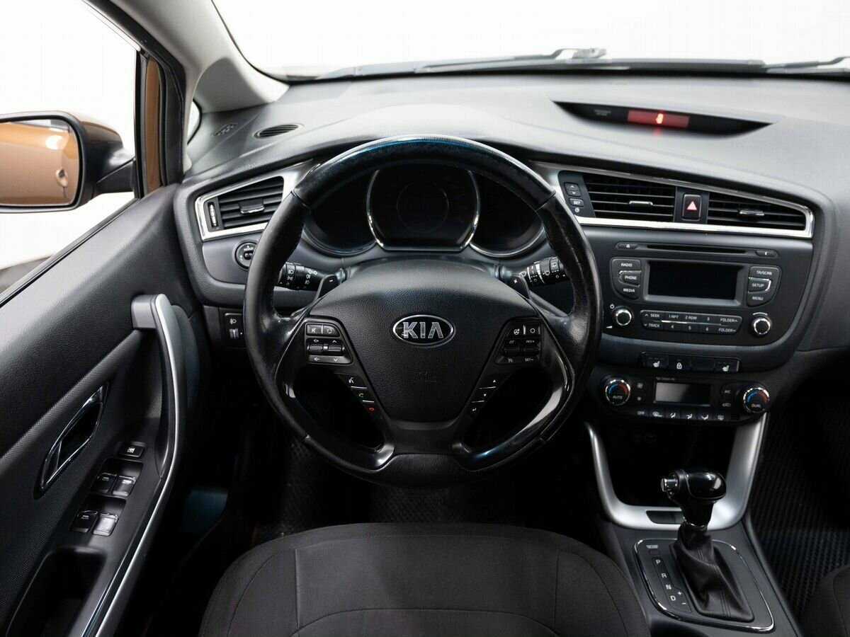 Купить Kia Ceed с пробегом. Фото: #13