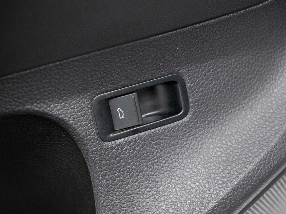 Купить Volkswagen Polo с пробегом. Фото: #15