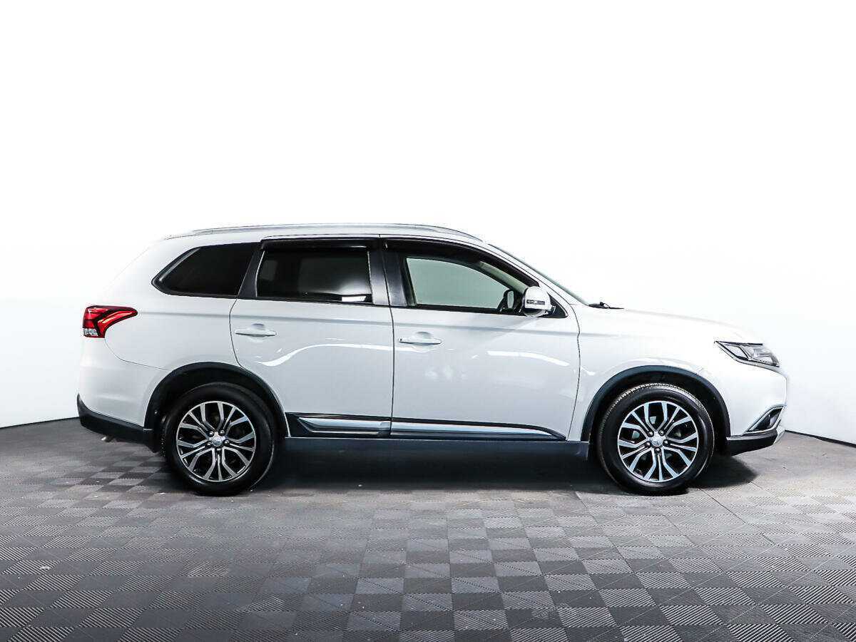 Купить Mitsubishi Outlander с пробегом. Фото: #3