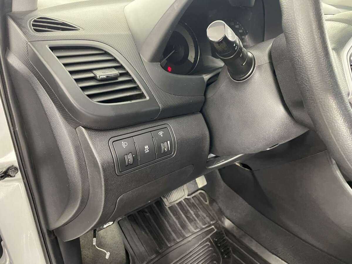 Купить Hyundai Solaris с пробегом. Фото: #8