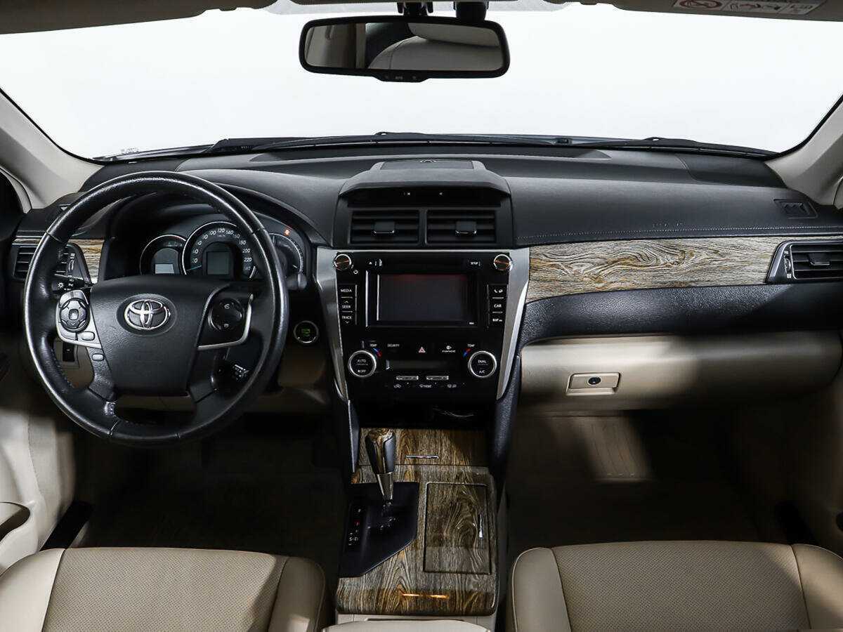 Купить Toyota Camry с пробегом. Фото: #12