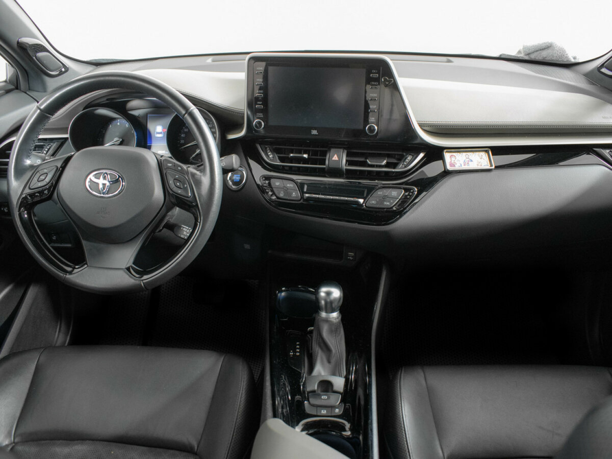 Купить Toyota C-HR с пробегом. Фото: #10