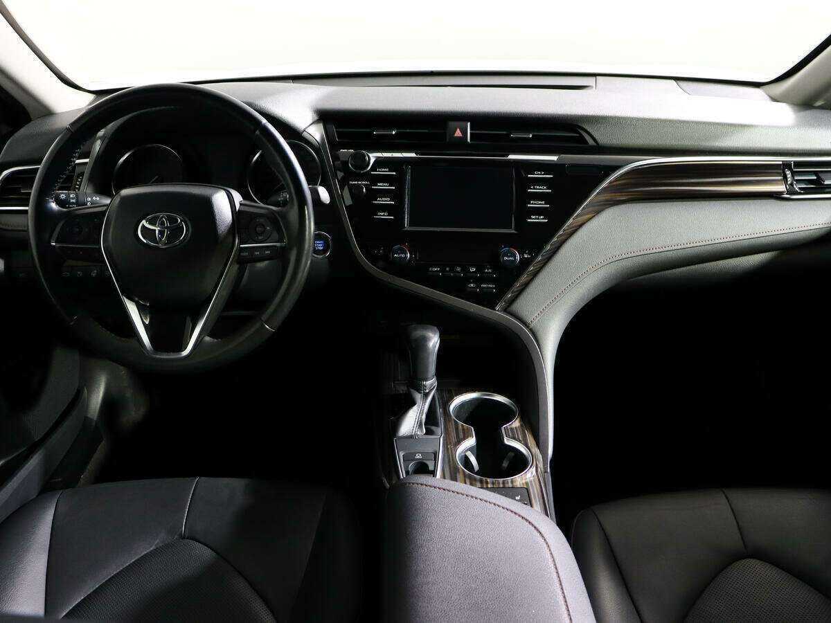 Купить Toyota Camry с пробегом. Фото: #11