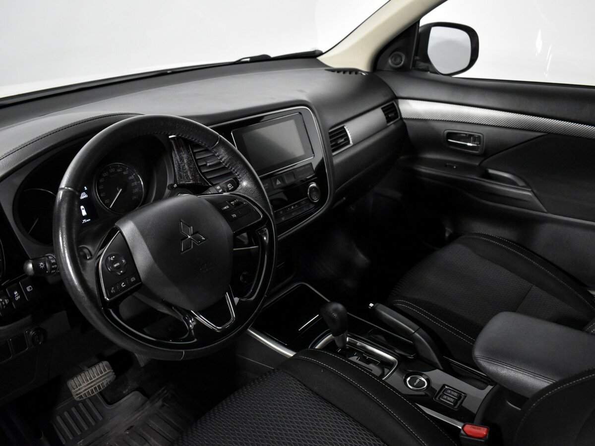 Купить Mitsubishi Outlander с пробегом. Фото: #8