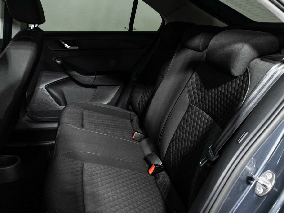 Купить Skoda Rapid с пробегом. Фото: #9