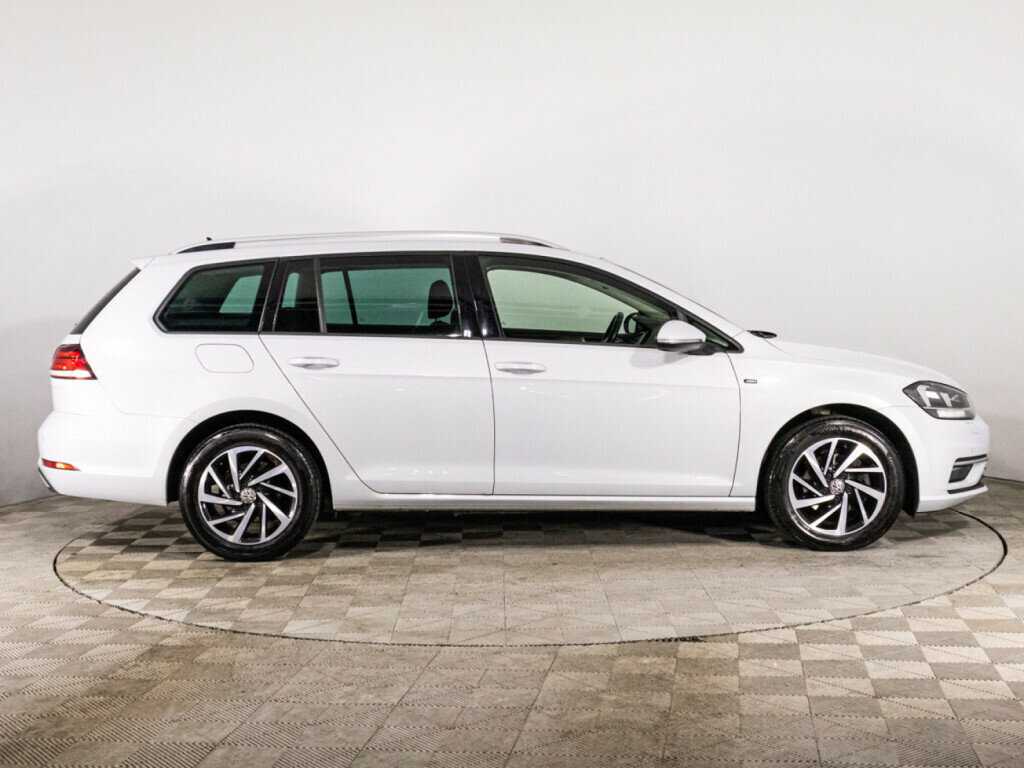 Купить Volkswagen Golf с пробегом. Фото: #3