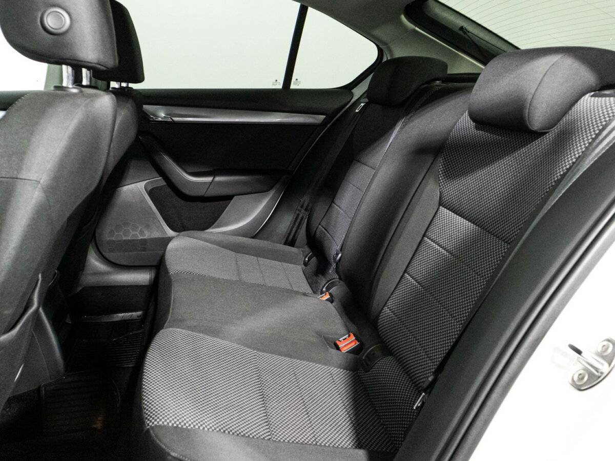 Купить Skoda Octavia с пробегом. Фото: #9