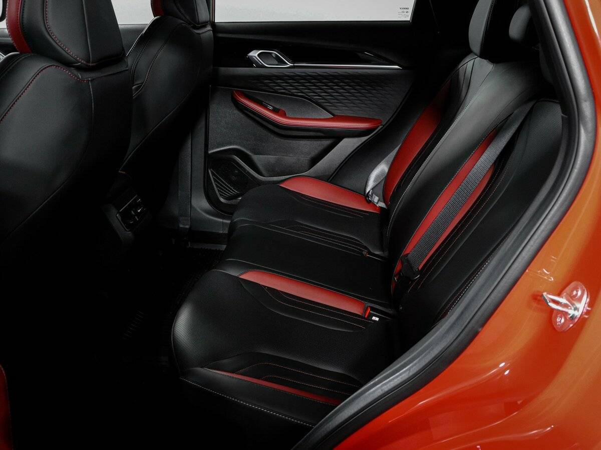 Купить Geely Coolray с пробегом. Фото: #9