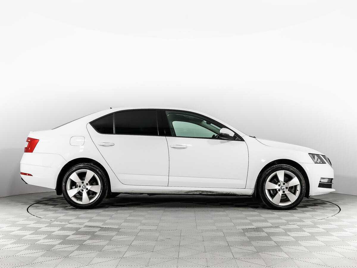 Купить Skoda Octavia с пробегом. Фото: #3