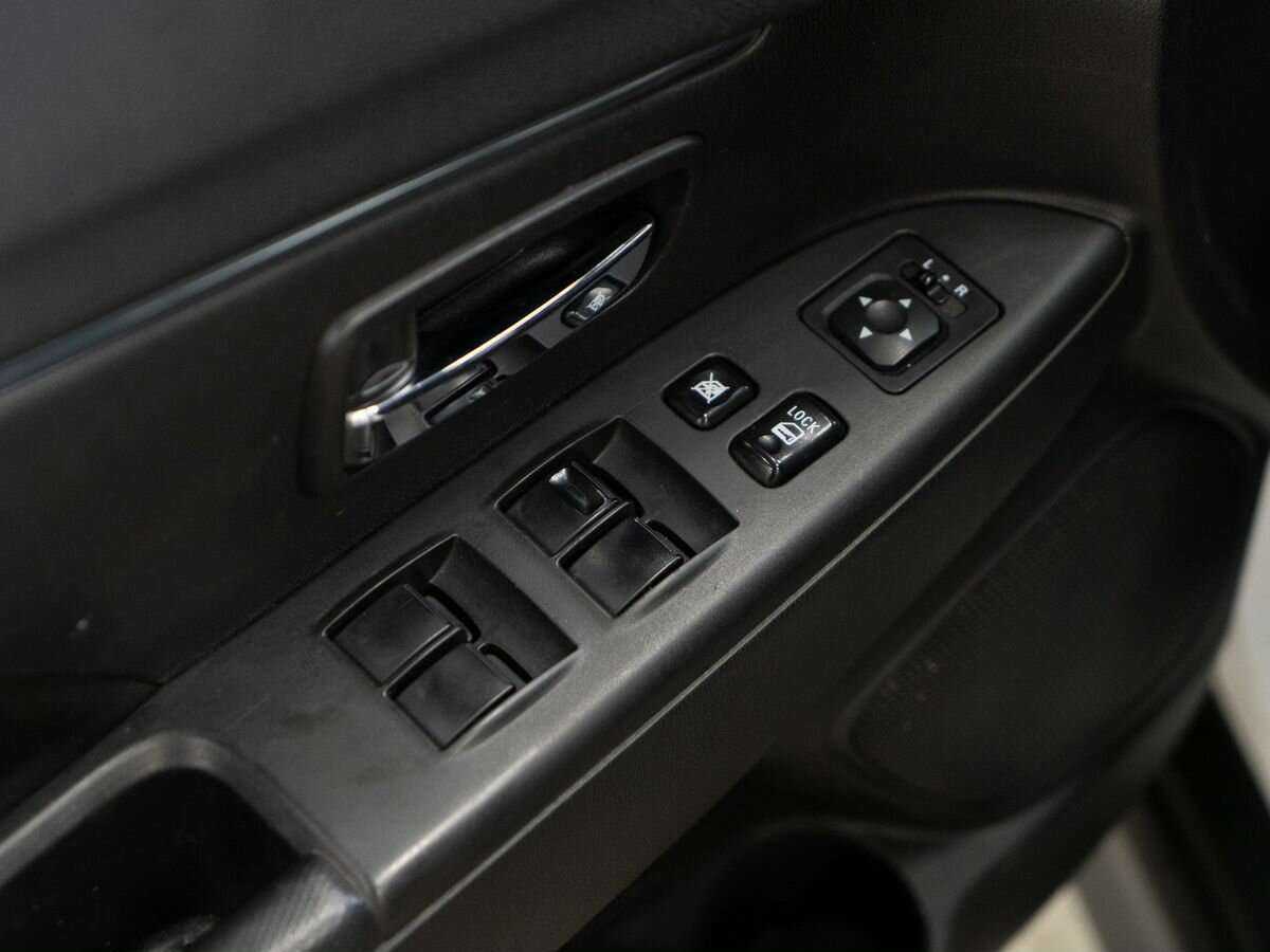 Купить Mitsubishi ASX с пробегом. Фото: #13