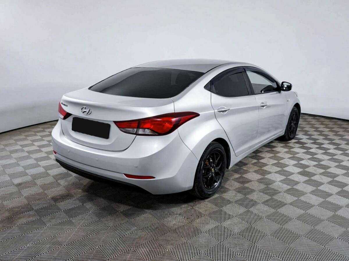 Купить Hyundai Elantra с пробегом. Фото: #4