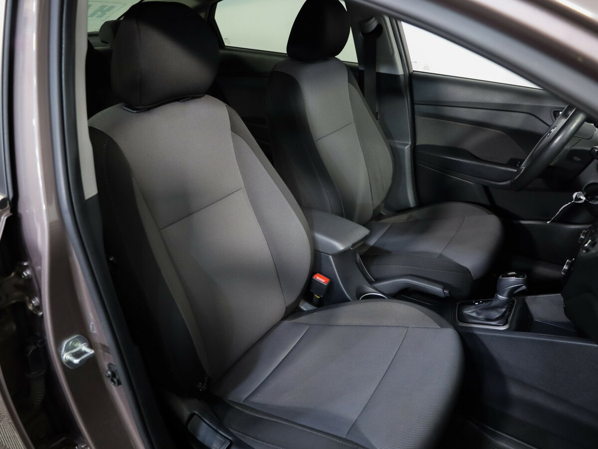 Купить Hyundai Solaris с пробегом. Фото: #17