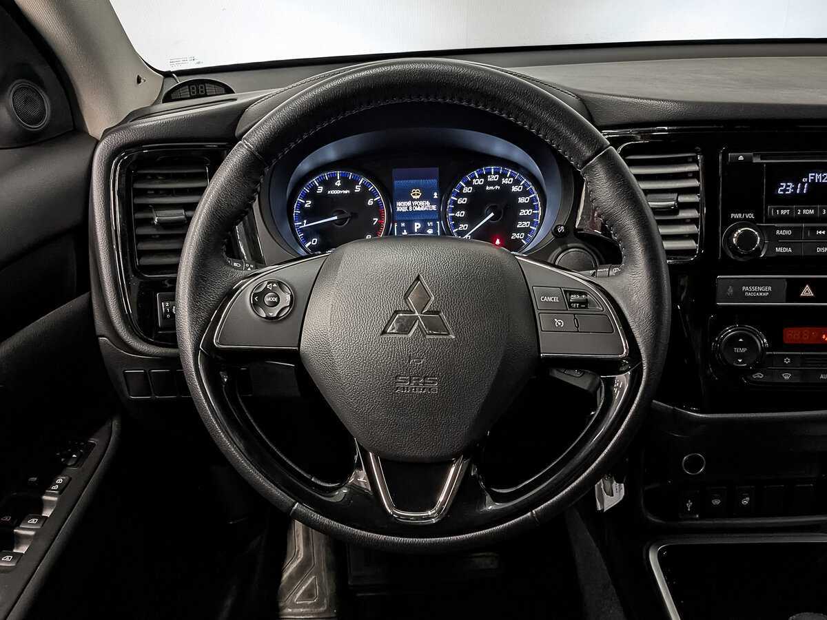 Купить Mitsubishi Outlander с пробегом. Фото: #18